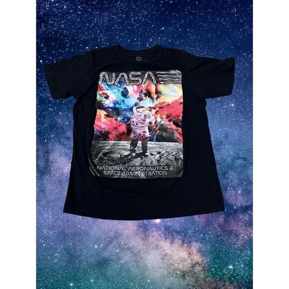 Akademiks NASA Tshirt Astronaut Space Men’s Moon Landing Starburst - Picture 1 of 6